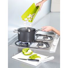 Доска разделочная Chop2Pot™ Plus средняя красная, Joseph Joseph, изображение 3