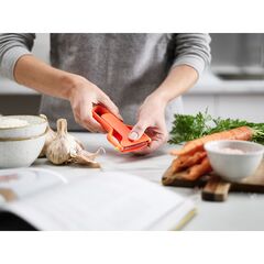 Овощечистка с горизонтальным гладким лезвием SafeStore оранжевая, Joseph Joseph, изображение 2