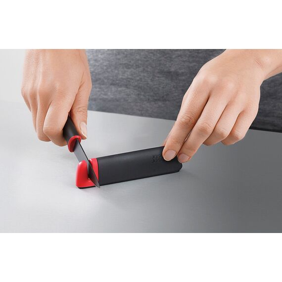 Набор из 2 ножей в чехлах со встроенной ножеточкой Slice&Sharpen 3,5' и 6', Joseph Joseph, изображение 2