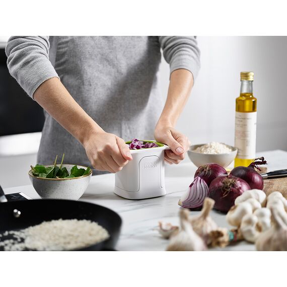 Пресс-измельчитель для овощей ChopCup белая, Joseph Joseph, изображение 4