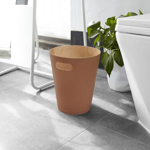 Корзина для мусора Woodrow, 7,5 л, коричневая, UMBRA, изображение 3